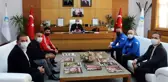Avrupa ikincisi Başar, Sakarya'da altın ve çiçeklerle karşılandı