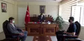 Keban Kaymakamı Akbulut'tan sporculara plaket