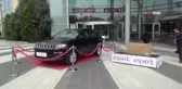 Kızına mont aldı, araba kazandı
