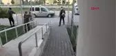 ERCİŞLİ MUHTAR, AŞI YAPTIRAN YAŞLILARA KARANFİL HEDİYE ETTİ