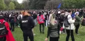 Son dakika: Parkta parti düzenlemek isteyen gençlere polis müdahale etti