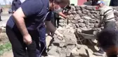 Vali duvar ustası, tarım müdürü çırak oldu