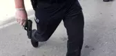 Öğretmen husumetli olduğu komşusunu vurdu