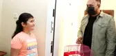 Muhabbet kuşu kaçan küçük Melisa'ya belediye başkanından sürpriz