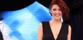 Ünlü model Senem Kuyucuoğlu, tatile gidemeyince çatıda güneşlendi