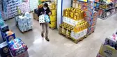 Son dakika haberi: Osmaniye'de iki marketten kaşar peyniri ve zeytinyağı yağı çalan şüpheli güvenlik kamerasında