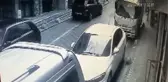 ZEYTİNBURNU'NDA ENKAZ ALTINDA KALMAKTAN KURTULAN KADIN O ANLARI GÖZYAŞLARIYLA ANLATTI