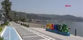 İZMİR'DE KİRLİLİKLE BİRLİKTE DENİZİN YÜZEYİNİ 'DENİZ MARULU' KAPLADI