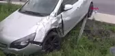 SİLİVRİ'DE OTOMOBİLLE MİNİBÜS ÇARPIŞTI