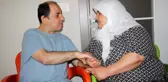 Engelli oğluna 30 yıldır hem annelik hem babalık yapıyor