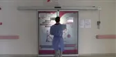 Kovid-19 servisinde görevli hemşireler Anneler Günü'nü evlatlarından uzakta nöbette geçiriyor