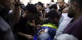Son dakika! - İsrail tarafından öldürülen Filistinli genç toprağa verildi- İsrail güçlerin ambulansı ulaşmasını engellediği Filistinli hayatını kaybetti