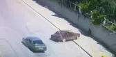Kaldırımda gelen ölüm kameraya yansıdı