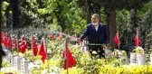 Son dakika gündem: EDİRNEKAPI ŞEHİTLİĞİ'NDE HÜZÜNLÜ ZİYARET - 2