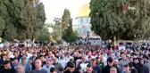 İsrail güçlerinin ses bombalarıyla saldırdığı Mescid-i Aksa'ya bayram namazıEn az 100 bin Filistinli, Mescid-i Aksa'ya akın etti
