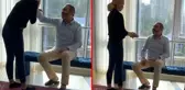 Eşinin elini öpen şarkıcı Petek Dinçöz, bayram harçlığı aldı