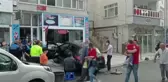 Silivri'de kontrolden çıkan otomobil yufkacıya daldı