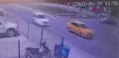 Son dakika! 2 YAYANIN DEVRİLEN TIRIN ALTINDA KALDIĞI O ANLAR KAMERADA