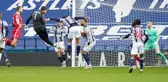 Liverpool kalecisi Alisson, 90+5. dakikada attığı golle West Bromwich karşısında galibiyeti getirdi