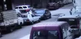 Sultangazi'de yoldaki kadının gözüne maytap isabet etti: O anlar kamerada
