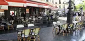 Fransa'da kafe ve restoranların dış kısımları açıldıYağmur nedeniyle beklenen yoğunluk yaşanmadı