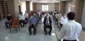 Mardin'de Kur'an-ı Kerim'i güzel okuma yarışmasında dereceye giren öğrencilere ödül
