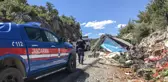 Sebze yüklü tır devrildi