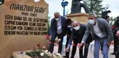 AŞIK MAHZUNİ ŞERİF, MEZARI BAŞINDA ANILDI
