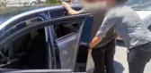 Sedat Peker'in kardeşi Atilla Peker ile korumasının gözaltına alındığı anlar kameralara yansıdı