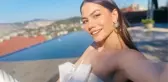 Art arda tatil pozlarını paylaşan Demet Özdemir, siyah mayolu fotoğrafıyla hayran bırakıyor