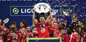 Fransa Ligue 1 şampiyonu Lille'in kupası, Burak Yılmaz'ın ellerinde havaya yükseldi
