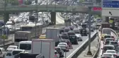 İstanbul'da öğle saatlerinde trafik yoğunluğu: yüzde 63