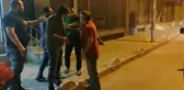 OTOMOBİLLERİNİ EVLERİNİN SOKAĞINA PARK ETMEK İSTEYEN ÇİFTİ KOMŞULARI DÖVDÜ