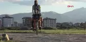 HAKKARİ İSVİÇRELİ TURİST 7 BİN KİLOMETRE PEDAL ÇEVİRİP HAKKARİ'YE ULAŞTI
