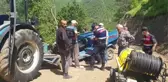 Tarım aracı şarampole devrildi: 4 yaralı