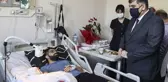 Ankara İl Sağlık Müdürü Gülüm, hastanın bıçaklı saldırısına uğrayan doktoru hastanede ziyaret etti Açıklaması