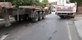 Arnavutköy'de tır ile kamyonet çarpıştı