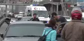 Son dakika... Cevizlibağ'da feci kaza... Hızla gelen motosikletli duran otomobile çarptı