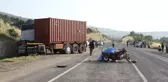 Tırla çarpışan motosiklet sürücüsü öldü