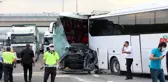 8 kişinin yaralandığı kazada korkusunu atlatmak için minik parmakları ile kulaklarını tıkadı