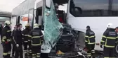 TEM Otoyolu'nda 2 yolcu otobüsü çarpıştı, 8 kişi yaralandı