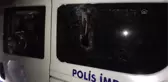 Son dakika haberi... Kavga ihbarına giden polis ekibinin aracına kiremit atılarak zarar verildi
