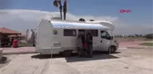ANTALYA AİLESİYLE BİRLİKTE KARAVANLA TATİLE GELEN FRANSIZ TÜRKİYE BİR CENNET