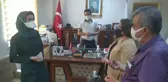 Kovid-19'u yenen öğretmenden tedavi gördüğü hastanedeki doktorlara ziyaret