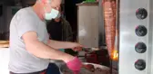 Erzincan'da kademeli normalleşme kapsamında işletmeler müşteri kabul etmeye başladı