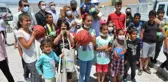 ÇEVRE HAFTASI'NDA KONTEYNER KENTTEKİ DEPREMZEDELERE HEDİYELER VERİLDİ