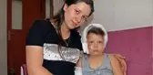 Kurt köpeğinin çocuğa saldırdığı dehşet anları saniye saniye kameralara yansıdı