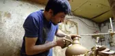 Ürettiği el işi seramik yağdanlıkları Avrupa'ya ihraç ediyor