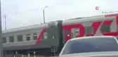 Rusya'da kırmızı ışığa aldırmayan cipi tren biçti: 2 ölü