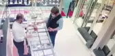 Sahte altınla kuyumcu dolandırdığı öne sürülen şüpheli yakalandı